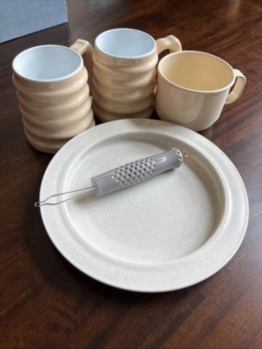 Maddak Adaptive Tableware 2 hand-to-hand mugs, Raised Lip Plate, Extra Mug